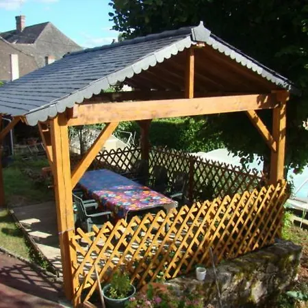 לינה וארוחת בוקר Le Fournil Lavilledieu (Dordogne)